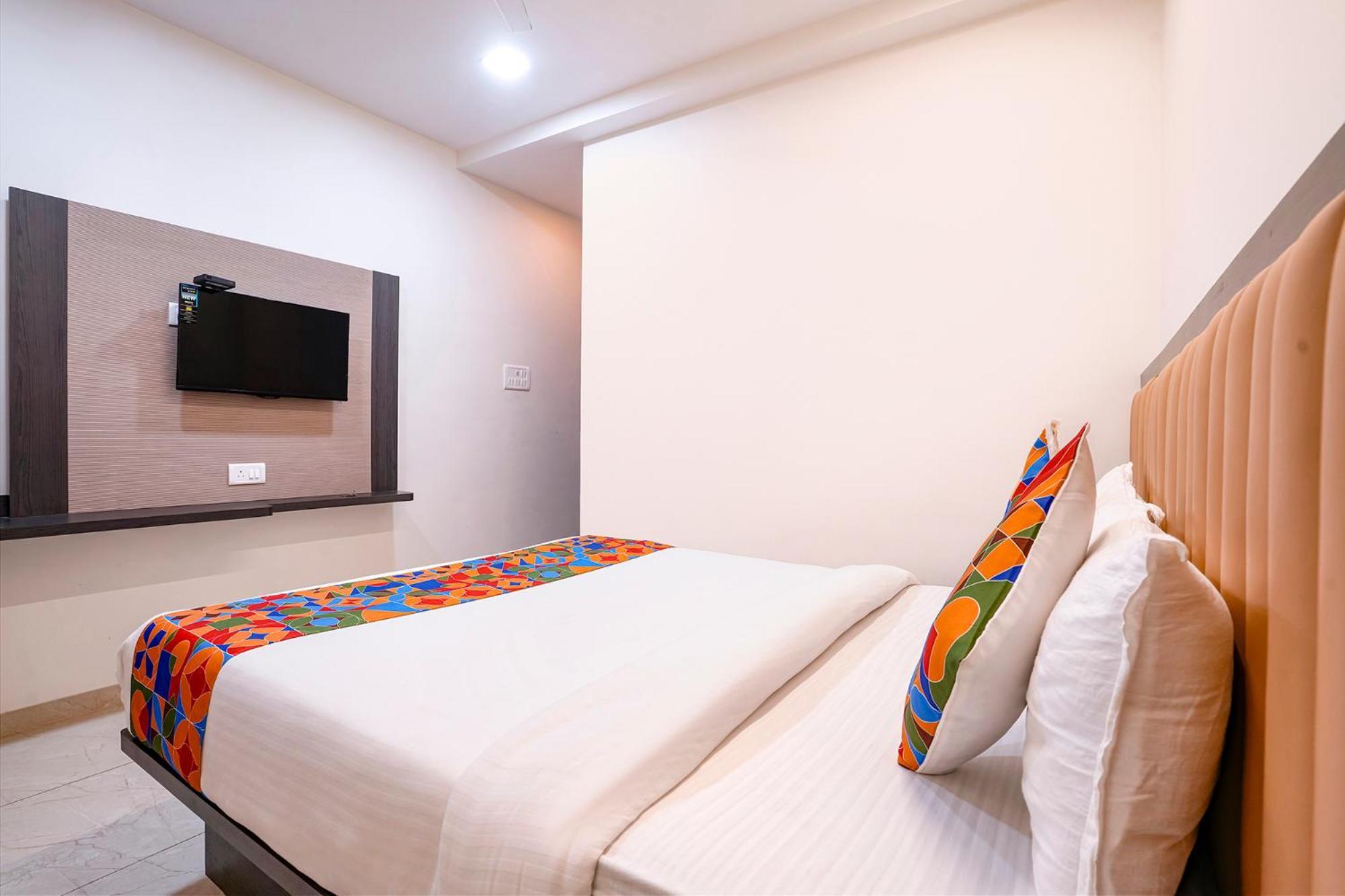 Fabhotel Sunshine Residency Diva Екстериор снимка