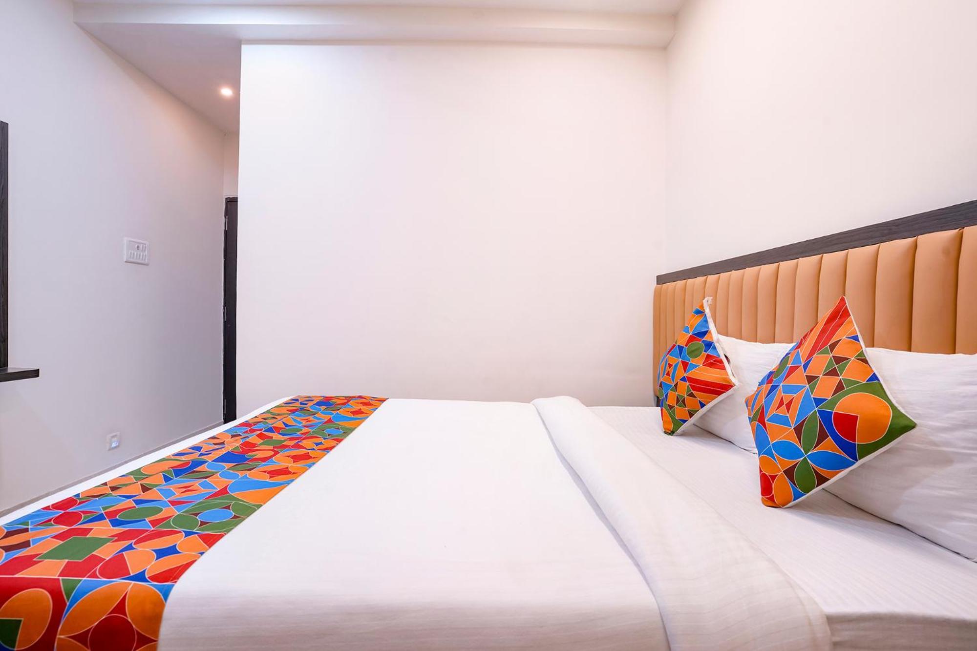 Fabhotel Sunshine Residency Diva Екстериор снимка