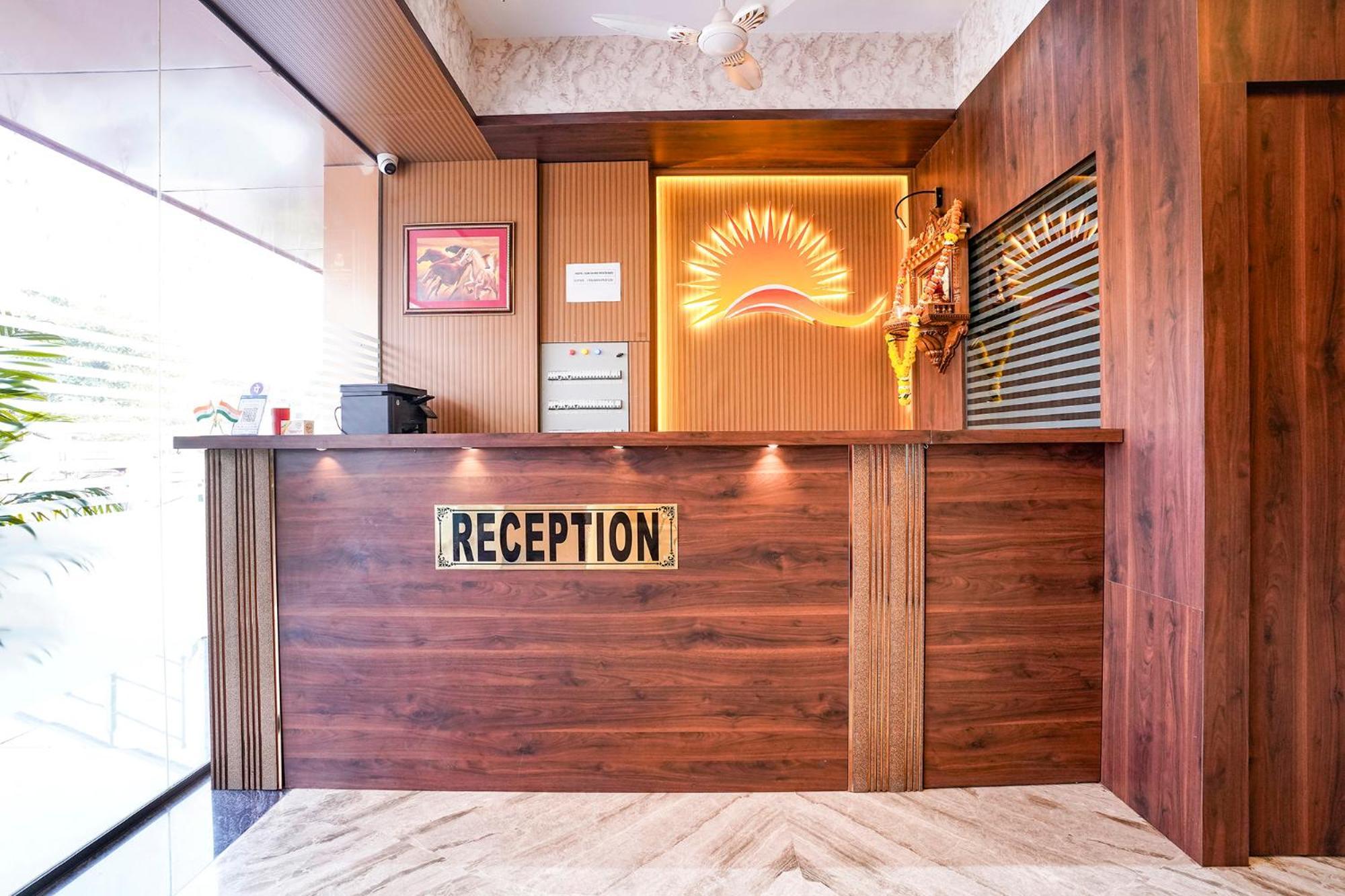 Fabhotel Sunshine Residency Diva Екстериор снимка