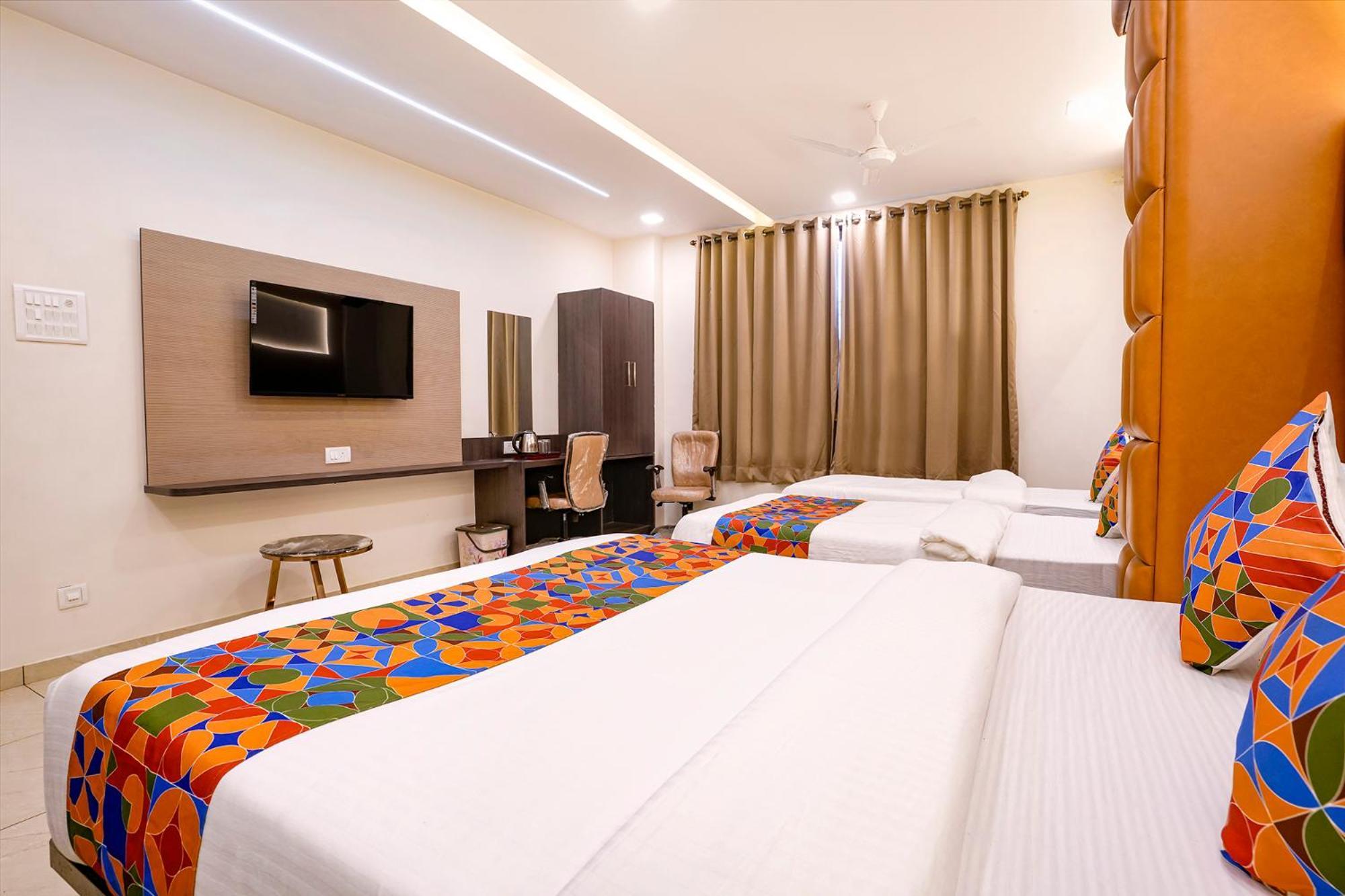 Fabhotel Sunshine Residency Diva Екстериор снимка